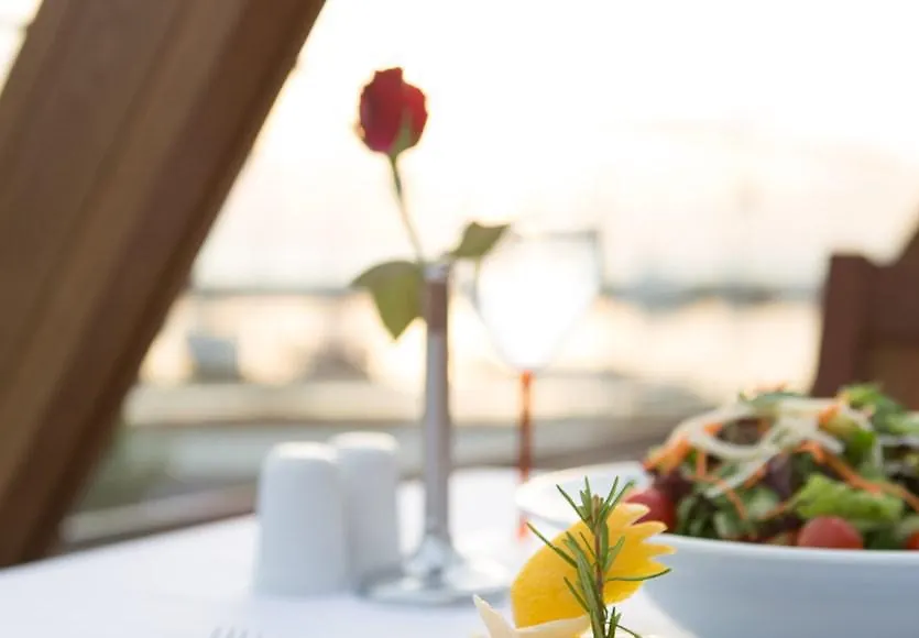 קוסדסי Paloma Marina Suites - Adult Only