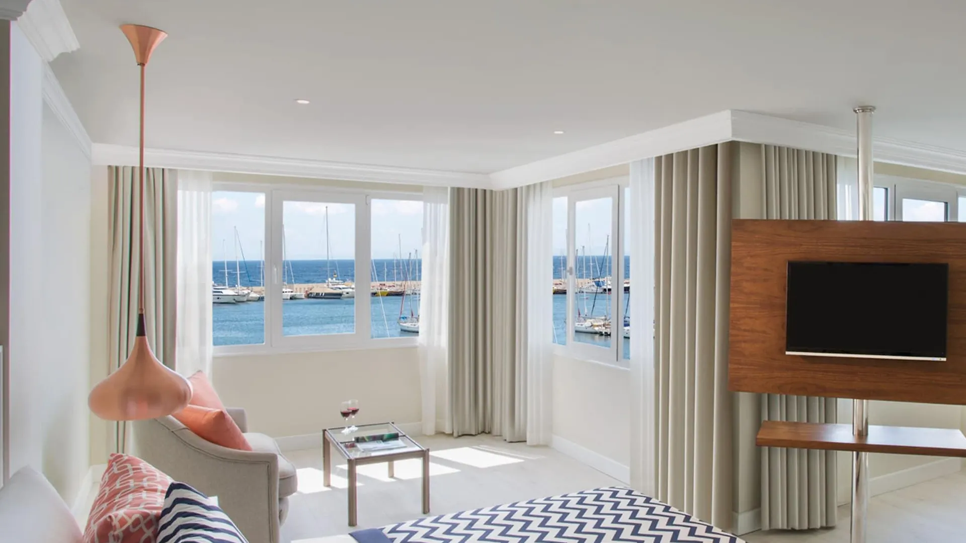 קוסדסי Paloma Marina Suites - Adult Only