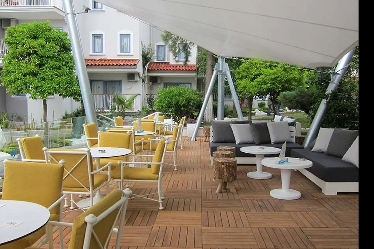 קוסדסי Paloma Marina Suites - Adult Only
